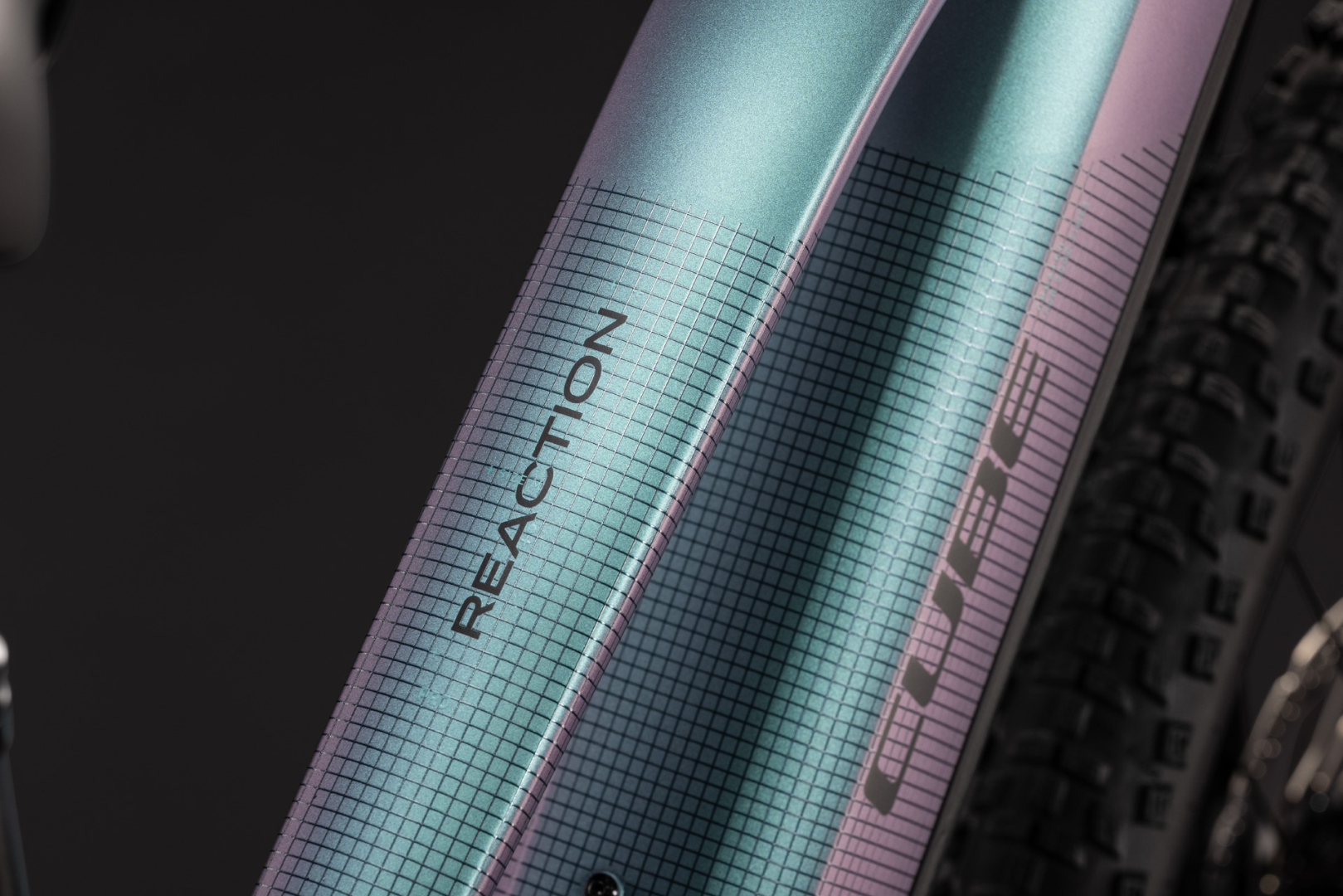 Cube Reaction Hybrid Pro 800 polarlight´n´black