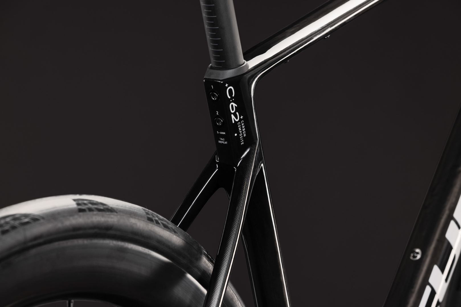 Cube Attain C:62 SLT carbon´n´white