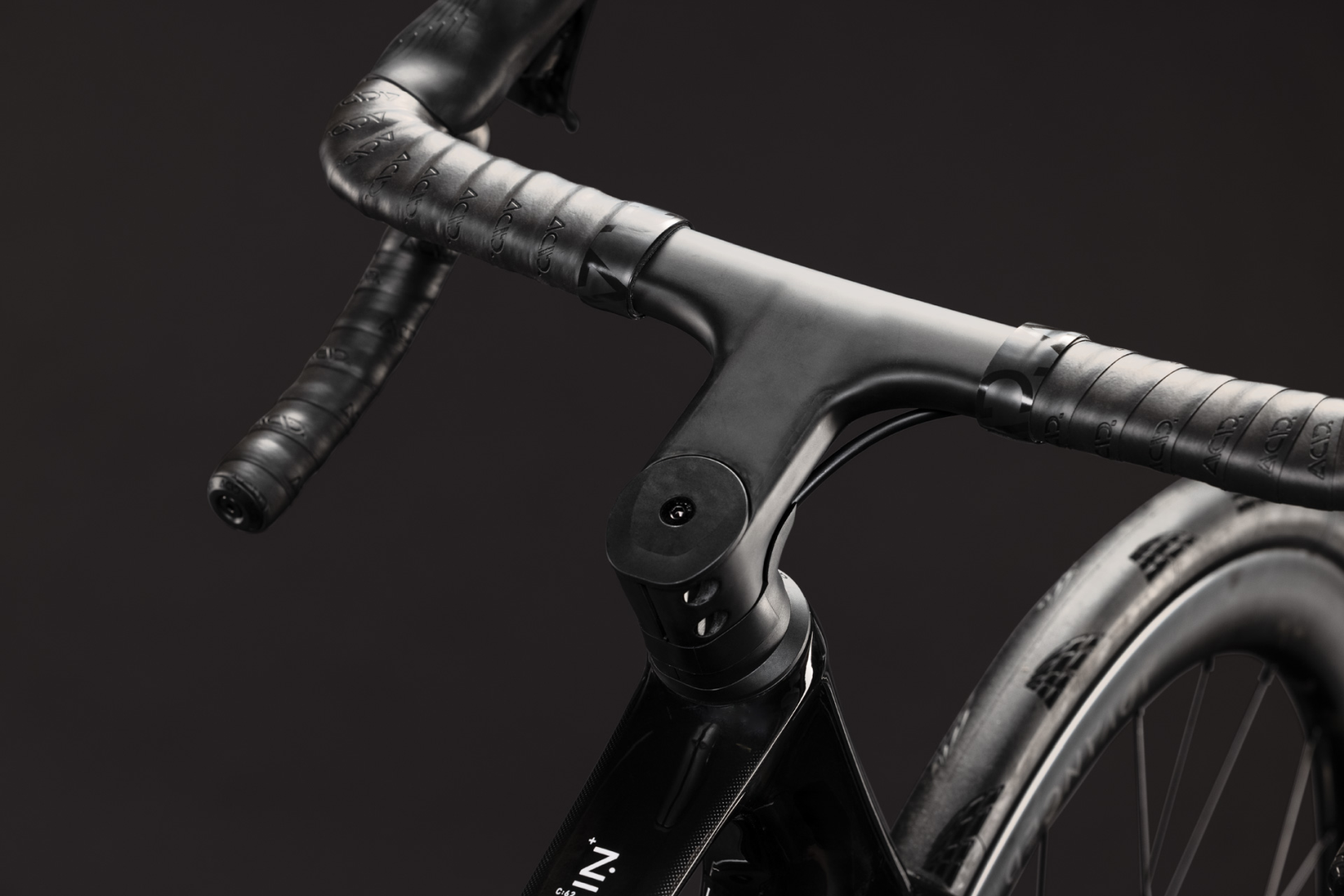 Cube Attain C:62 SLT carbon´n´white