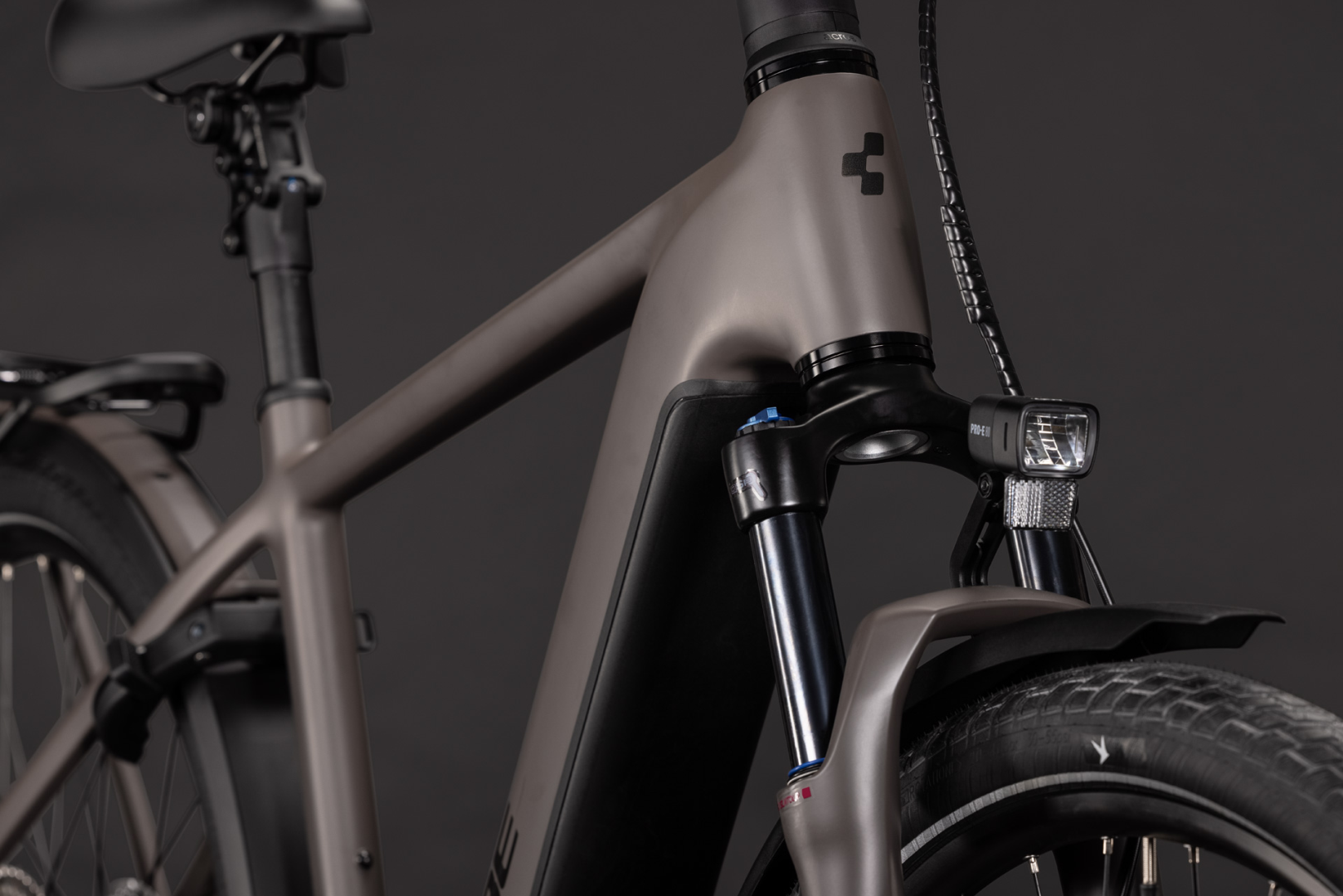 Cube Touring Hybrid Pro 800 electricblue´n´prizm